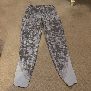 Lululemon Athletica Gray Patterned Leggings Sz 2 wonder 25”